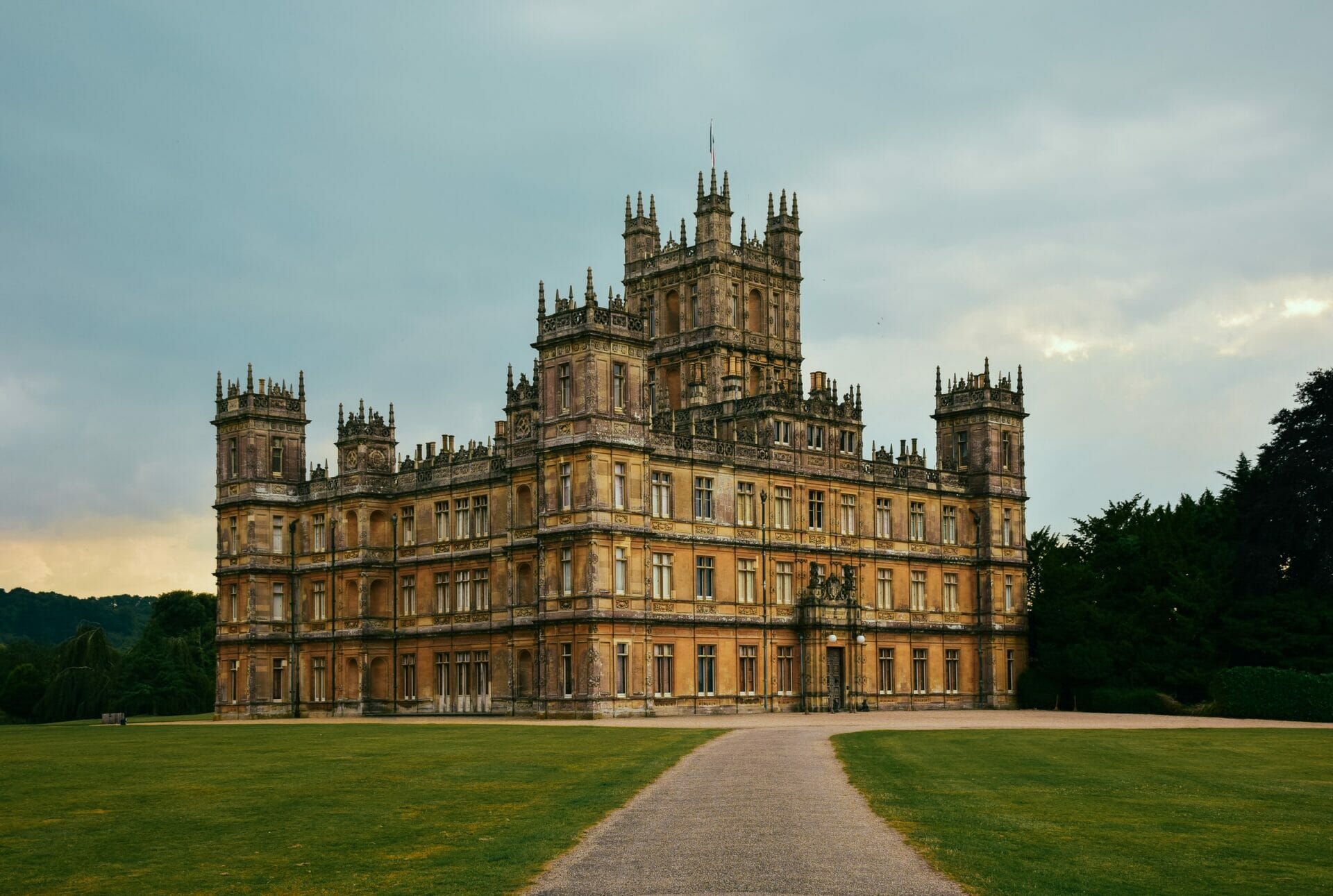 Downton Abbey | Upstairs and Downstairs Intrigues