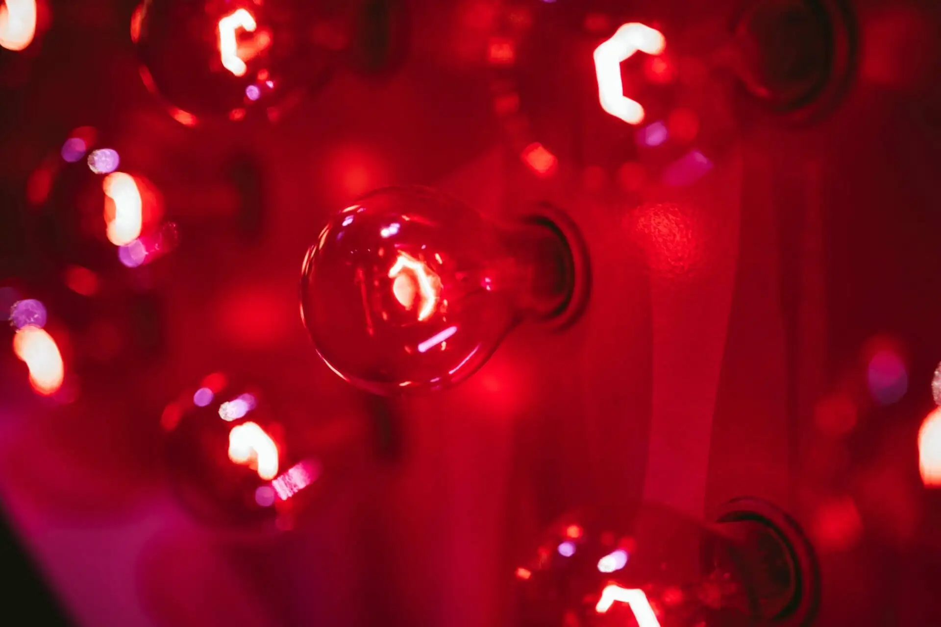 A history of red color in the arts | Red as an endless ocean